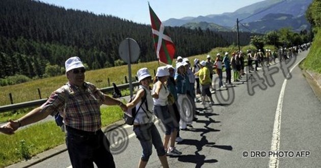 1579292_people-form-part-of-a-3537855_800x400