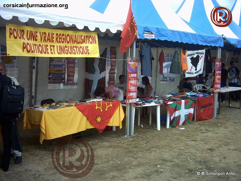 GhjurnateCorti2004-Stand-bombage-nationsansetat (29)