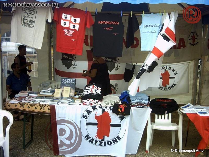 GhjurnateCorti2004-Stand-bombage-nationsansetat (35)