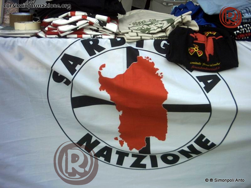 GhjurnateCorti2004-Stand-bombage-nationsansetat (37)