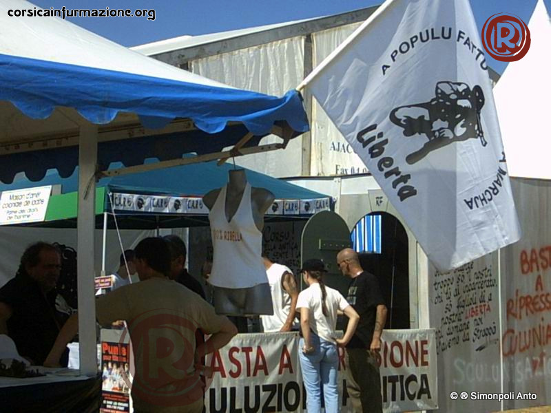 GhjurnateCorti2004-Stand-bombage-nationsansetat (44)