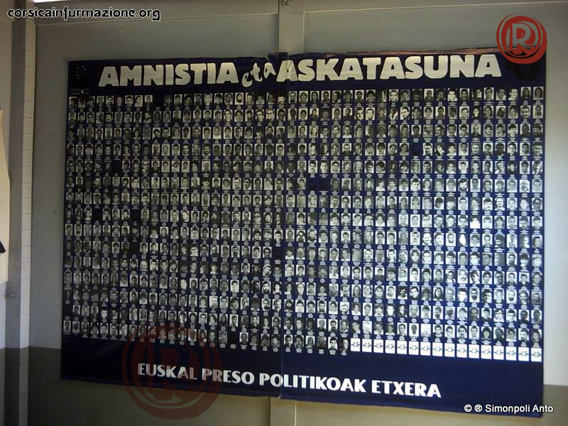 GhjurnateCorti2004-Stand-bombage-nationsansetat (54)