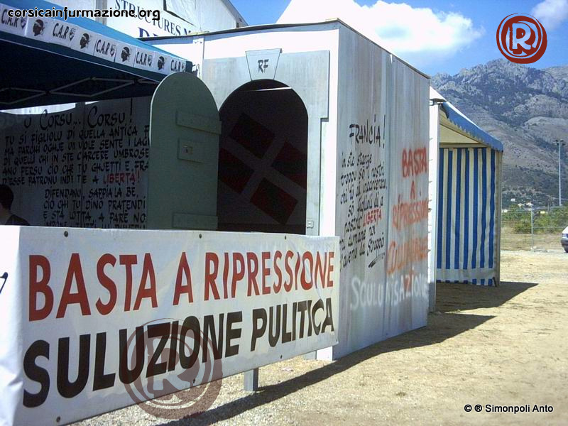 GhjurnateCorti2004-Stand-bombage-nationsansetat (57)