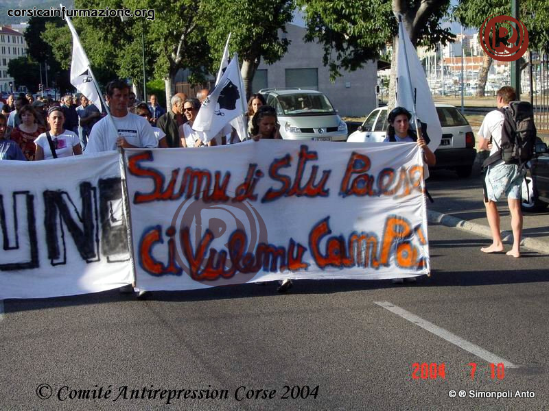 ManifAjaccioSolutioPolitique10072004corse (10)