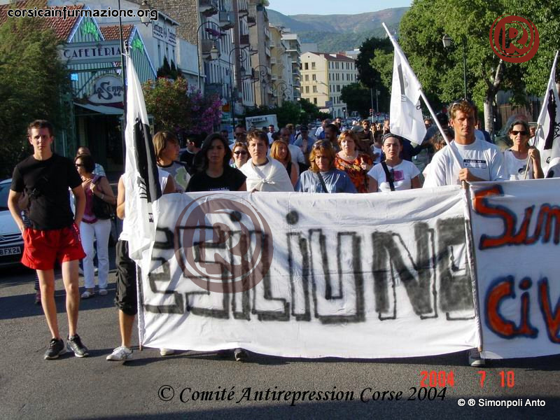 ManifAjaccioSolutioPolitique10072004corse (11)