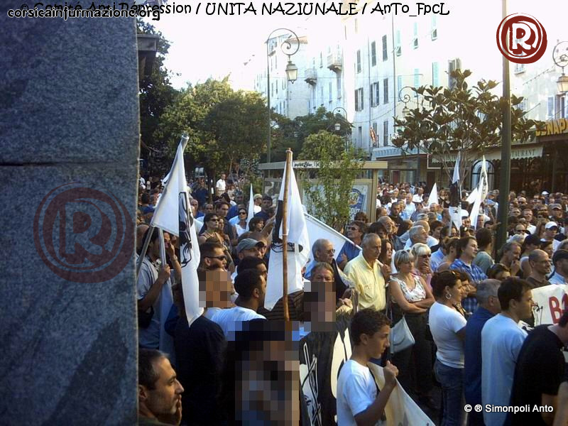 ManifAjaccioSolutioPolitique10072004corse (44)